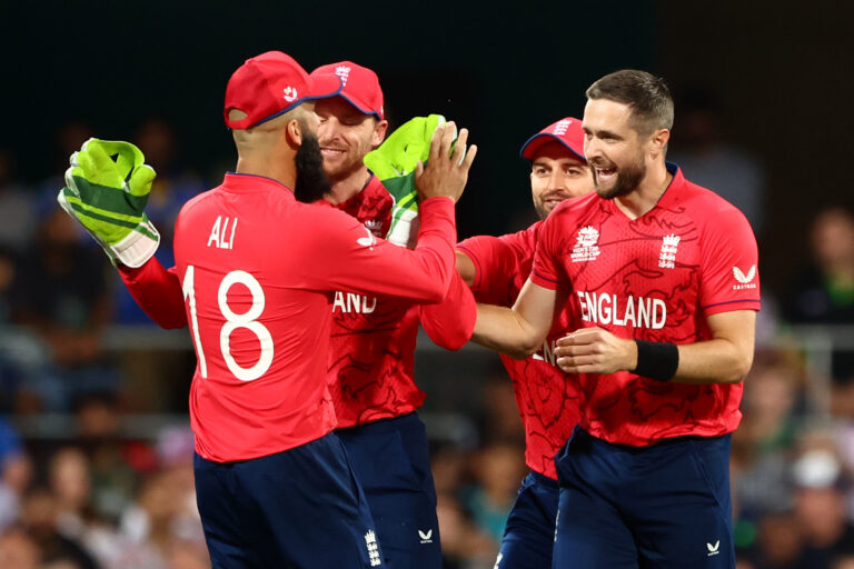 England move to second position handing New Zealand their first defeat