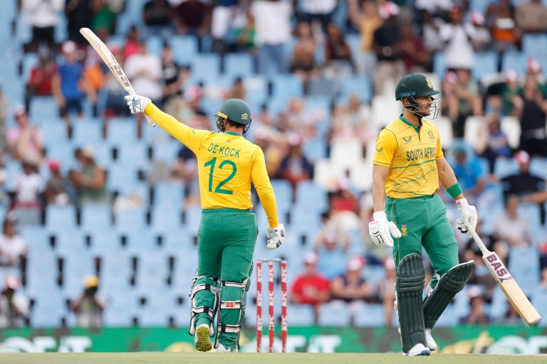 South Africa complete a record T20I chase against West Indies