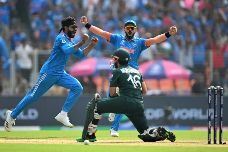 India thrash Pakistan to maintain their ODI World Cup winning record 